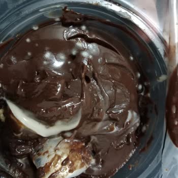 Midyat BİM Mağazasındaki Osmanoğlu Profiterol Üzerindeki Küf, Halk Sağlığını Tehdit Ediyor