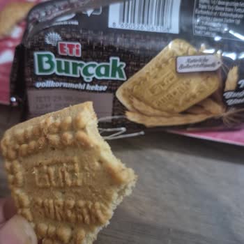 Eti Burçak Tam Buğdaylı Bisküvi İçinde Çuval Parçası Bulundu