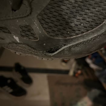 Hepsiburada Samuray Sport'ten Skechers Ayakkabının Erken Aşınması Ve Ücretsiz Tamir Talebi