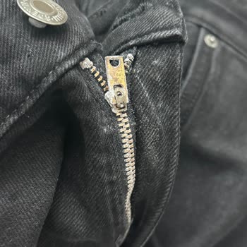 Paslanan Fermuar Ve Kötü Kokuya Sahip H&M Jean Pantolonunda Değişim Ve İade Talebi