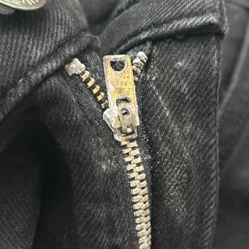 Paslanan Fermuar Ve Kötü Kokuya Sahip H&M Jean Pantolonunda Değişim Ve İade Talebi