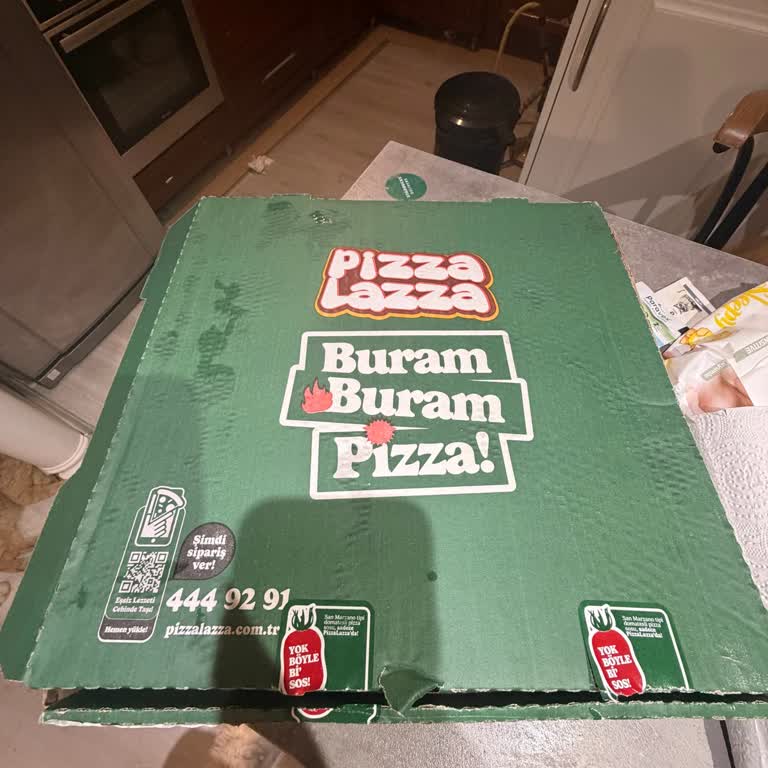 Pizza Kutusundaki Yırtık Güvenlik Etiketleri Nedeniyle Hijyen Endişesi Ve İade Talebi