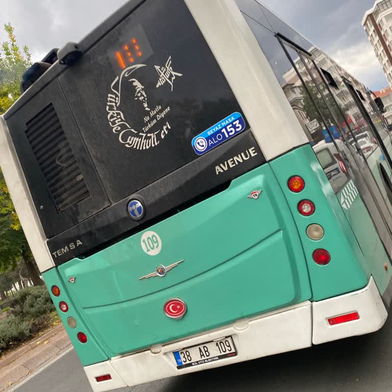 Bebekli Yolculara Bağıran Otobüs Şoförü Güvenliği Tehlikeye Atıyor