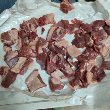 Uzman Kasap'ta Dana Kuşbaşı Kesiminde Dikkatsizlik