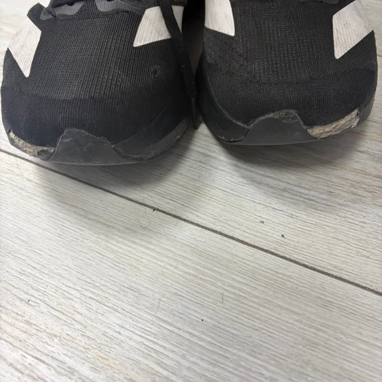 Yüksek Fiyatlı Adidas Koşu Ayakkabısının Kısa Sürede Soyulması Ve İade Talebi