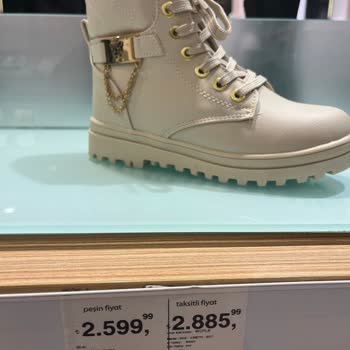 FLO Mağazasında Etiket Ve Kasa Fiyatı Arasındaki Uyuşmazlık