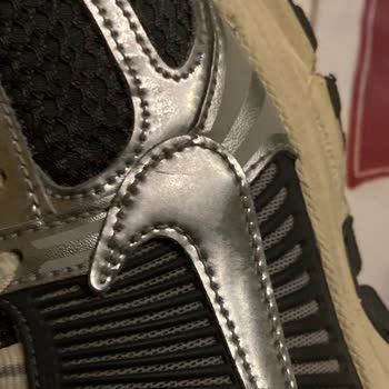 Deichmann'dan Aldığım Fila Ultra Blocker Koruyucu Ürün Ayakkabımda Kalıcı Lekelere Neden Oldu