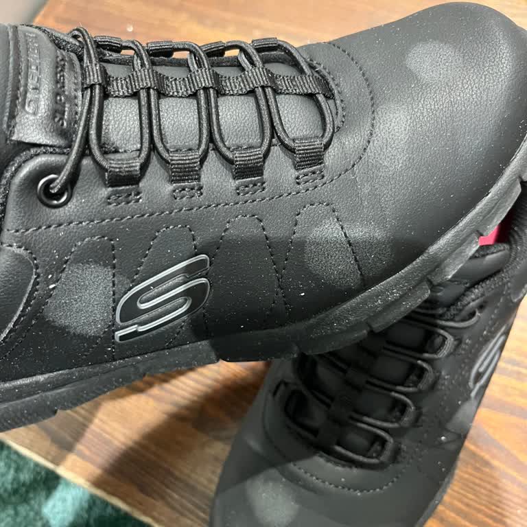 Skechers Deri Spor Ayakkabıda Su İtici Sprey Kullanımı Sonrası Oluşan Lekeler Ve Değişim Talebi