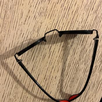 Ray-Ban Ferrari Black Gözlüğüm Kırık Geldi, Müşteri Hizmetinden Cevap Yok