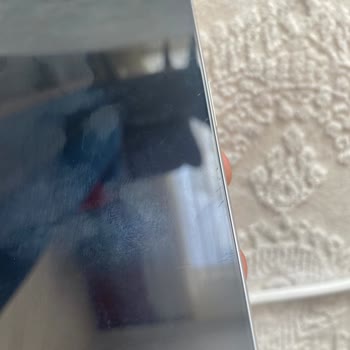 Çizik Ekranlı İphone 16 Pro Max İçin Premium Değişim Ve İade Talebi