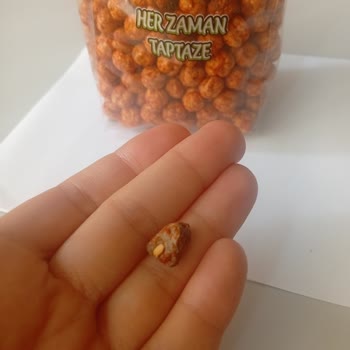 Tuğba Kuruyemiş’te Baharatlı Leblebi İçinde Taş Ve Diş Riski