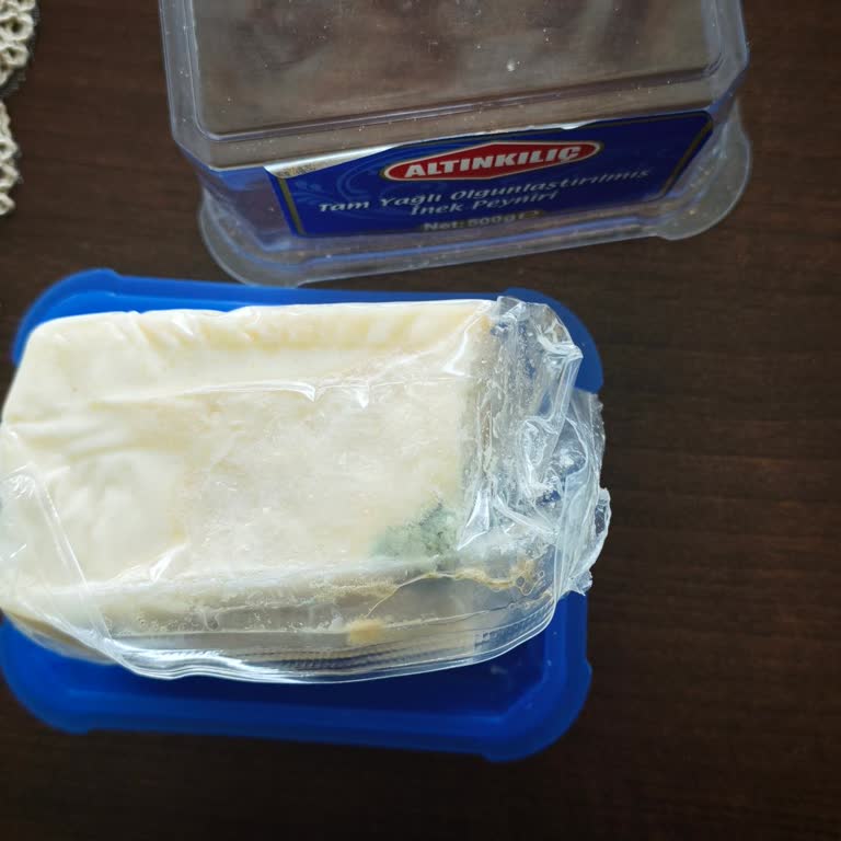 Altınkılıç Peynirinde Küf, Migros’tan Çözüm Bekliyor