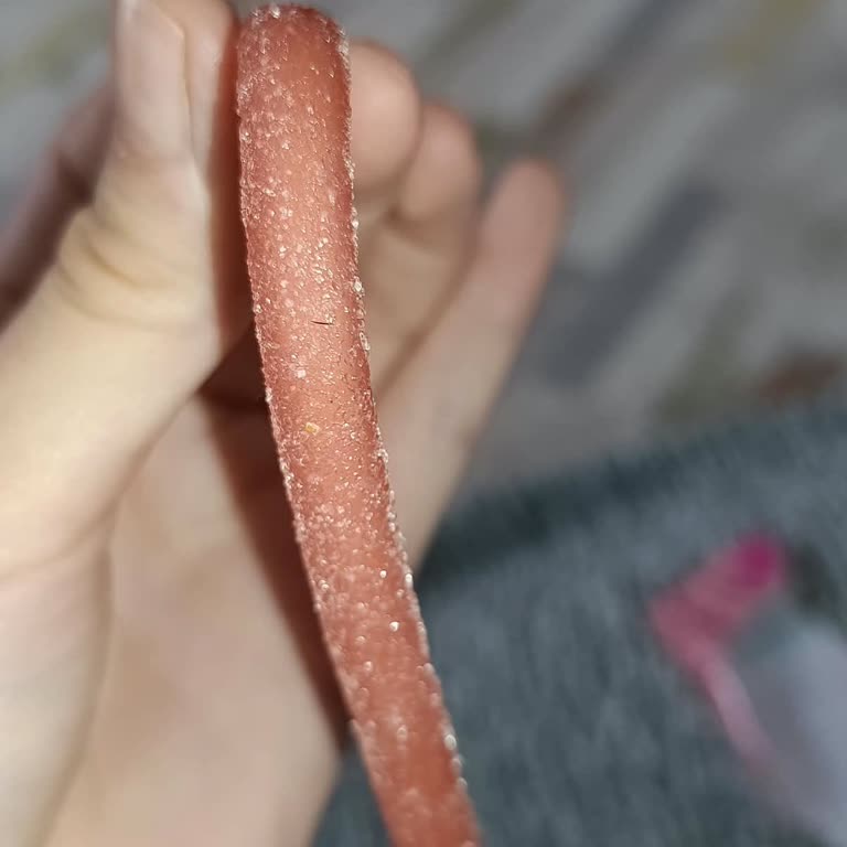 Son Kullanma Tarihi Geçmemiş Jelibonlarda Siyah Lekeler Ve Kıl Parçaları