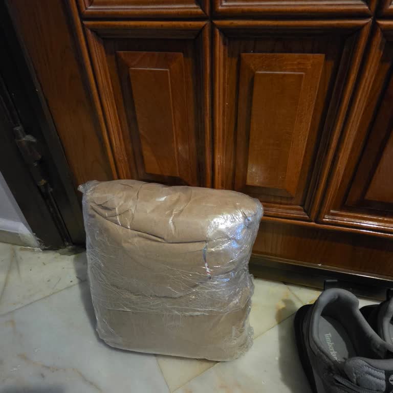 Kurye Tarafından Küçük Paketin Kata Çıkarılmaması Ve Uygunsuz Tavır