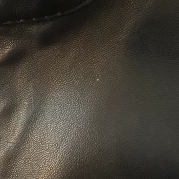 Derimod'da Garanti Kapsamında Deforme Olan Ceket İçin Yanıtsız İade Talebi