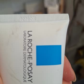 İdefix'ten Süre Sonu Geçmiş La Roche Cicaplast Baume Yüz Kremi: Şiddetli Kızarıklık Ve Kaşıntı