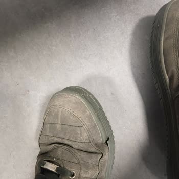 FLO Sneaker’ında Kısa Sürede Açılan Kauçuk Kısmı Ve İade Talebi