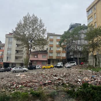 Korkut Sokakta Sürekli Yanıp Sönen Aydınlatmalar İçin Acil Çözüm Talebi