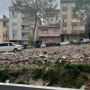 Korkut Sokakta Sürekli Yanıp Sönen Aydınlatmalar İçin Acil Çözüm Talebi