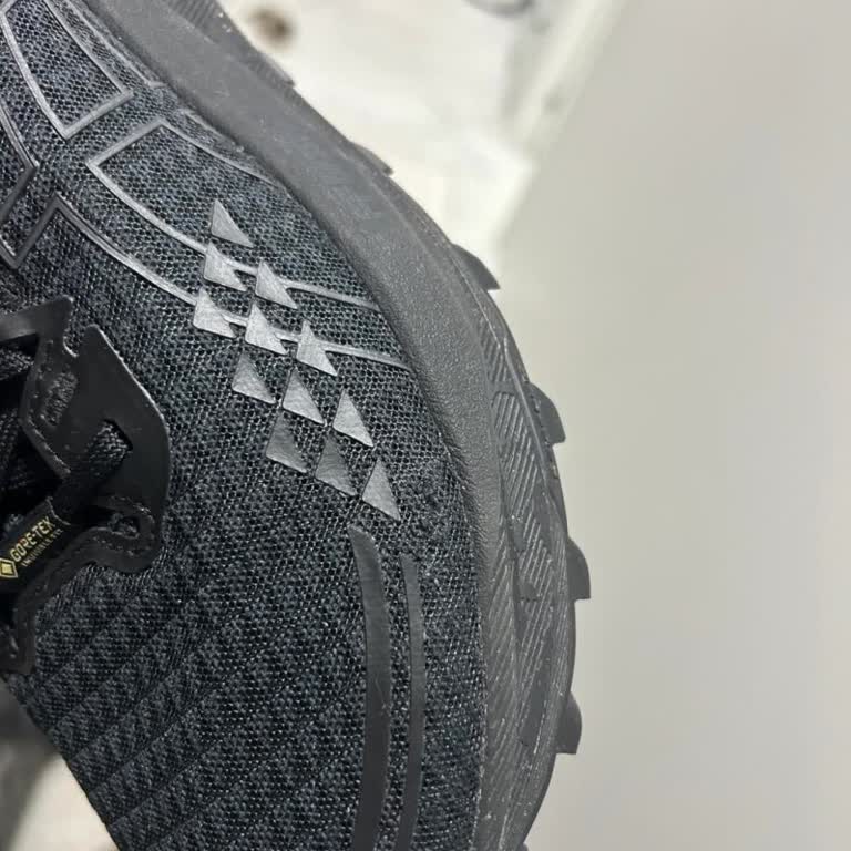 ASICS Gel-Trabuco 13 GORE-TEX nach zwei Monaten beschädigt