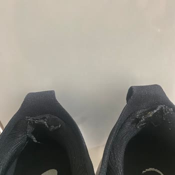 ASICS Gel-Kayano 31 zeigt nach fünf Monaten Schäden an der Ferse