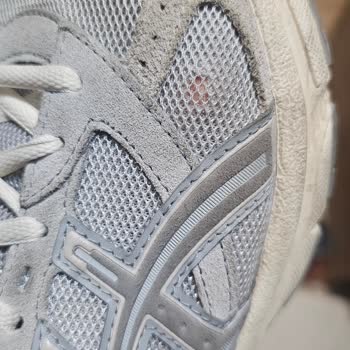 ASICS Gel-1130 zeigt starke Abnutzung nach weniger als einem Jahr