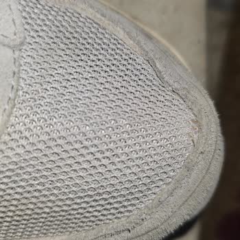 ASICS Gel-1130 zeigt starke Abnutzung nach weniger als einem Jahr