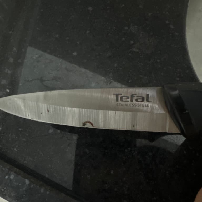 Hepsiburada'da Paslanmaz Çelik Olması Gereken Tefal Bıçak Setinde Paslanma Sorunu
