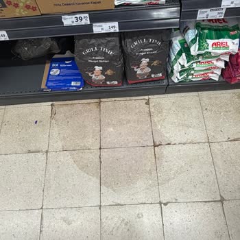 A101 Şubesinde Dökülen İlaç Nedeniyle Kayma Ve Düşme Olayı
