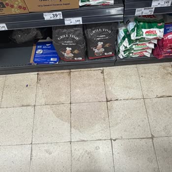 A101 Şubesinde Dökülen İlaç Nedeniyle Kayma Ve Düşme Olayı