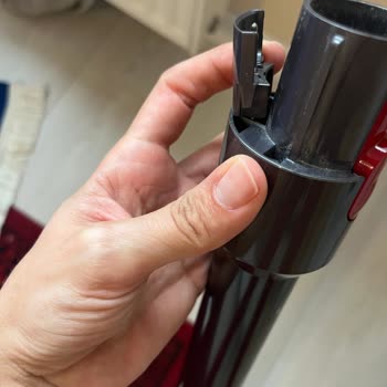 Dyson V15 Submarine Süpürgenin Kırık Boru Bağlantısı İçin Garanti Kapsamında Ücretsiz Değişim Talebi