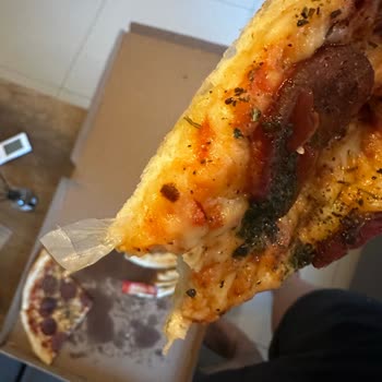 Yemeksepeti'de Pizza Milano Siparişinde Plastik Parça Çıktı, Sağlık Riski Ve Yorum Kısıtlaması