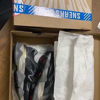 Sneaks Up'tan New Balance 9060 Ayakkabıda Kusurlu Ürünler Ve Geciken İade
