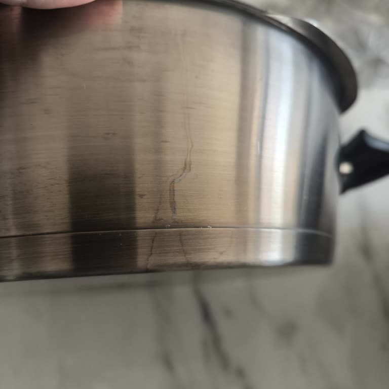 Fissler Düdüklü Tencere Kısa Sürede Kapakta Leke Ve Taban Kararması - Ayıplı Ürün