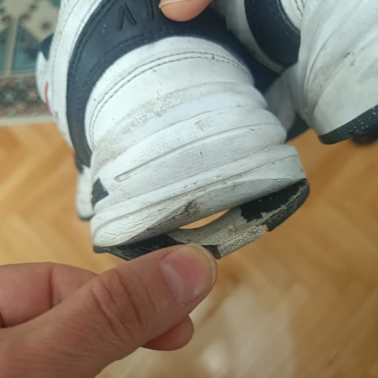 Nike Air Monarch Ayakkabılarda Erken Deformasyon Ve Haksız Kullanıcı Hatası İadesi Talebi