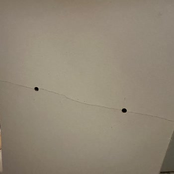 A101 Ekstra’da Hasarlı Ve Yanlış Kitaplık Parçaları Ücretsiz Değiştirilmedi