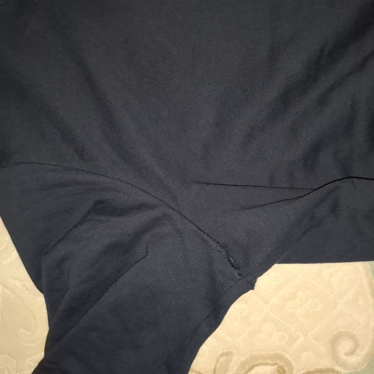 Pier Cardin Sweatshirtte Yıkama Sonrası Çekme Ve Dikiş Yırtığı, Satıcıdan Geri Dönüş Yok