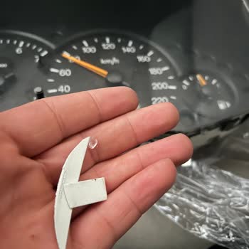 PTT Kargo’nun Kırılabilir Gösterge Paneli Teslimatında Yetersiz Paketleme Ve Hasar