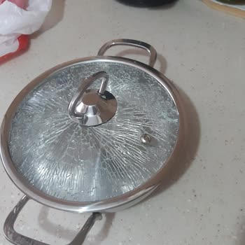 Schafer Tenceresinin Cam Kapağı Kendi Kendine Kırıldı, Mağduriyet Ve Çözüm Talebi