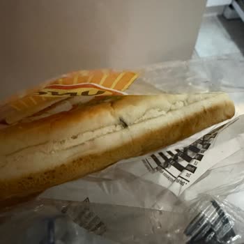 UNO Sandviç Ekmeğinde Bulunan Yabancı Cisim Hakkında Açıklama Talebi