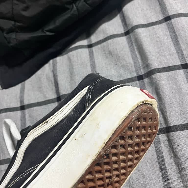 Trendyol'daki Vans Ayakkabısında Erken Taban Yırtılması Ve Deformasyon Garanti Ve İade Talebi