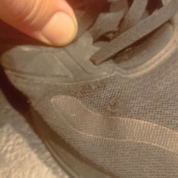 Deichmann Mağazası Ayakkabı Deformasyonu Ve Ses Problemini Kullanıcı Hatası Diyor