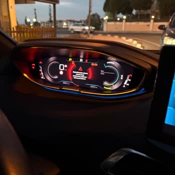 Peugeot 3008 Serviste Uzun Bekleme Ve İkame Araç Eksikliğiyle Mağduriyet