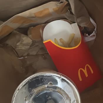 Trendyol GO’da McDonald’s 950 TL Değerindeki Siparişimin Eksik Ve Dökülmüş Ürünleri İçin İade Talebi