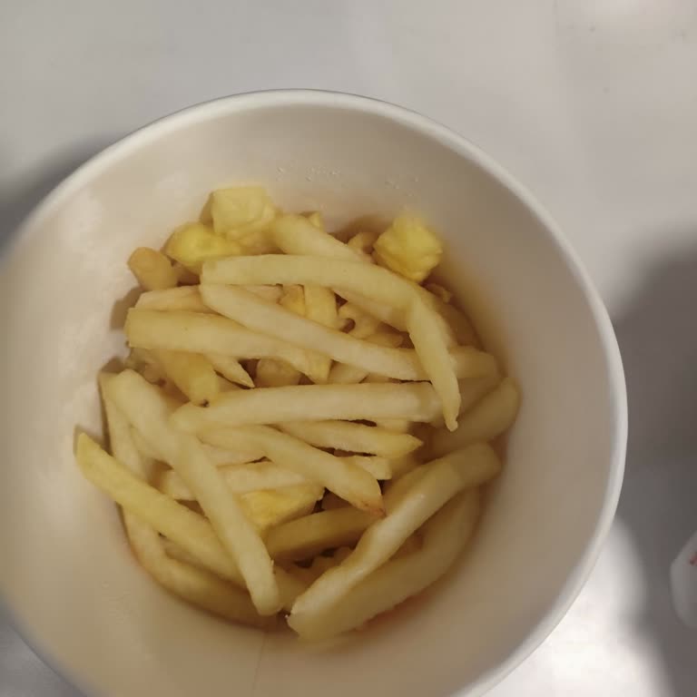 Burger King Siparişinde Eksik Tavuk, Yanlış Patates Ve Soğuk Teslimat Nedeniyle Tam İade Talebi