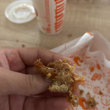 Sancaktepe Popeyes Şubesinde Tavuk Menüsü Sert Ve Yenemez