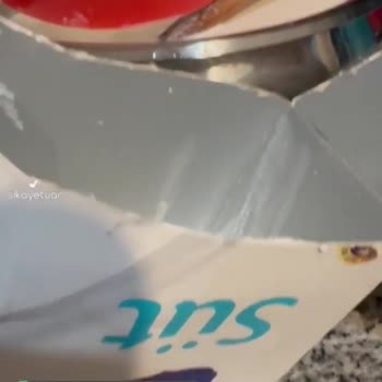 A101'den Alınan Sütün Küflü Çıkması Skandalı