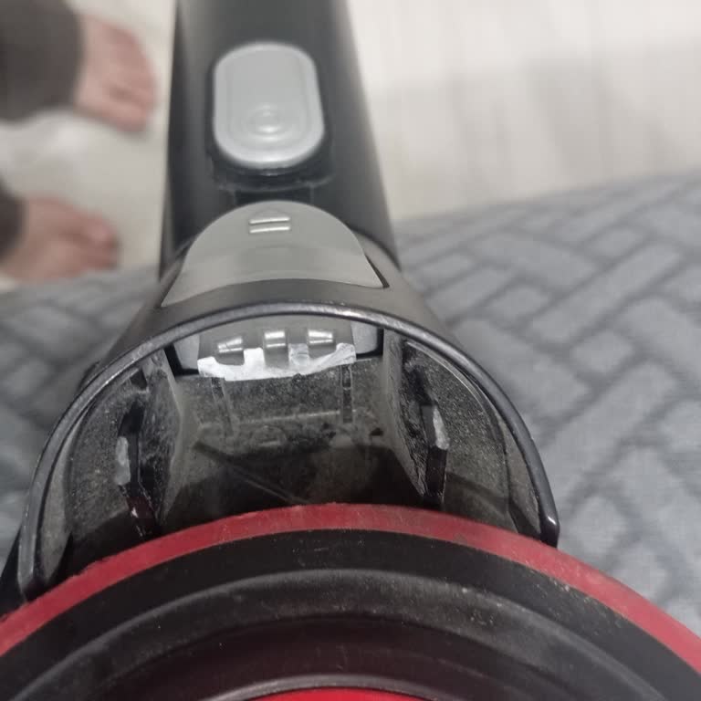 Bosch Süpürge Kilit Parçası Kırıldı Ve Yedek Parça Talebi