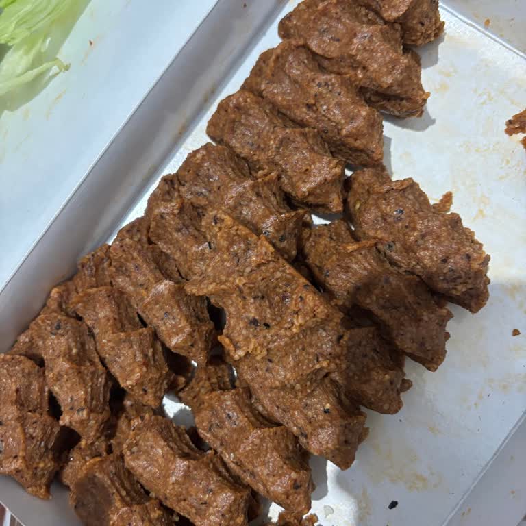 Kırbaşı Caddesi Şubesinde Çiğ Köfte Sunumu Kaba Ve Estetik Dışı