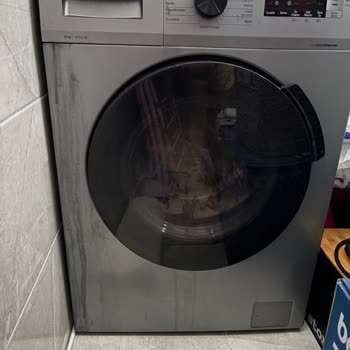 Beko ProSmart İnverter Çamaşır Makinesinde Yüzey Lekeleri Ve Kaplama Bozulması